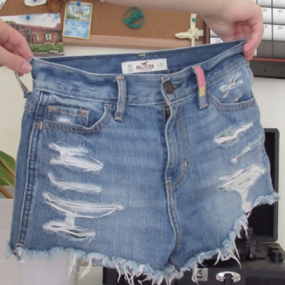 Girls Hollister ripped jean shorts